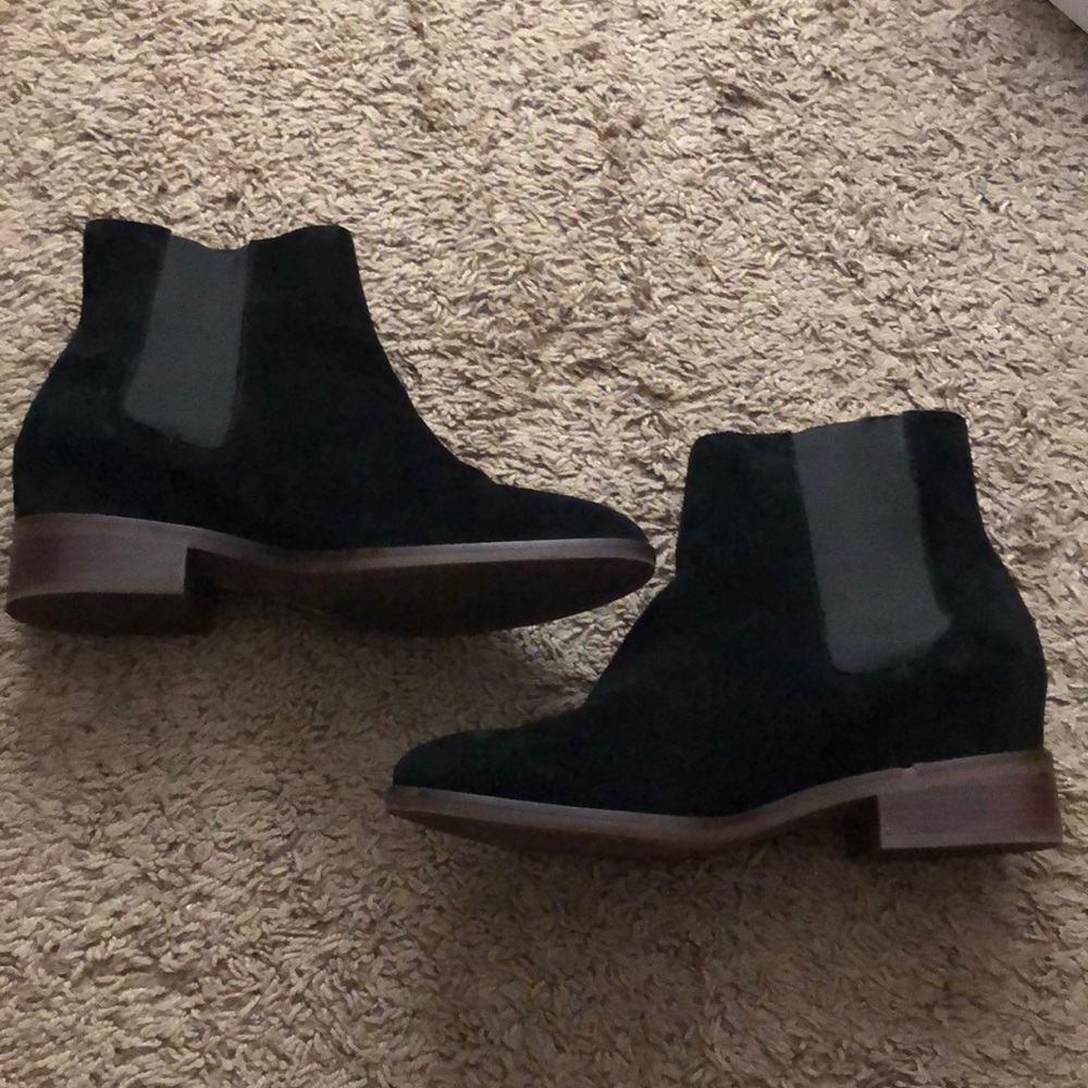 Steve Madden Black suede ankle booties